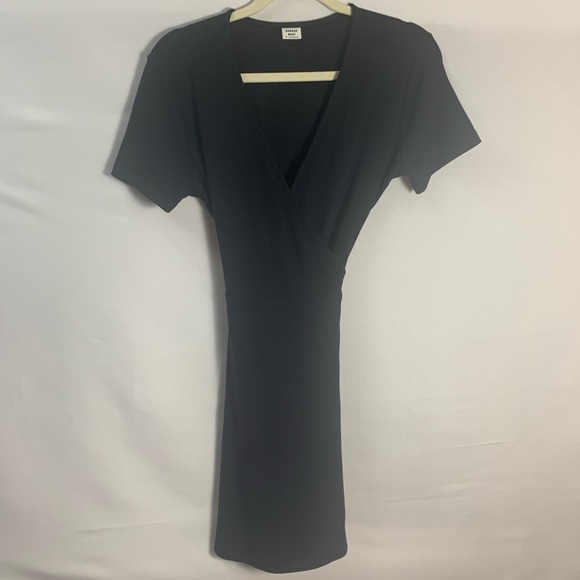 Aritzia Sunday Best Giselle Wrap Dress NWOT - Picture 4 of 12